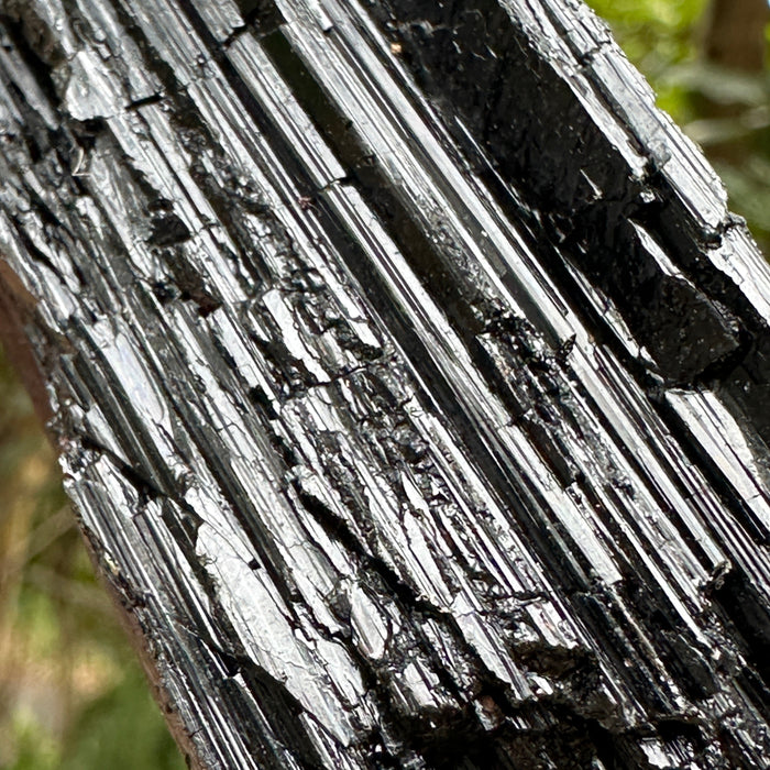 How to Tell the Difference Between Black Minerals and Gemstones