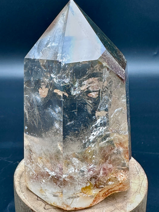 Quartz Natural Point Tower with Garden Inclusion