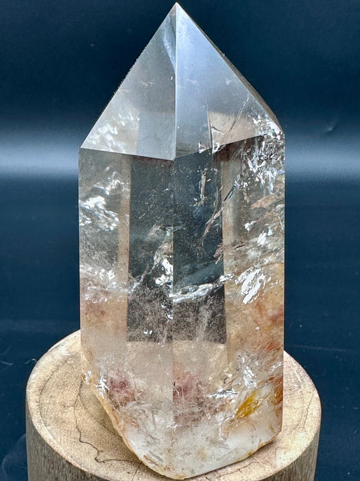 Quartz Natural Point Tower with Garden Inclusion