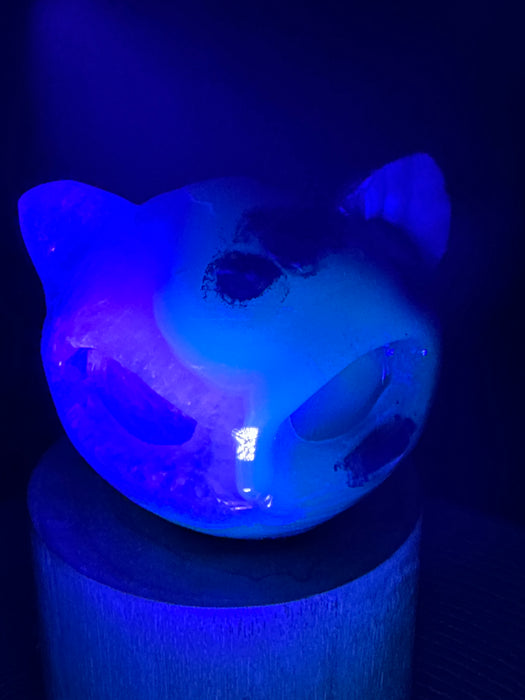 Volcanic Agate Cat Head with UV reaction