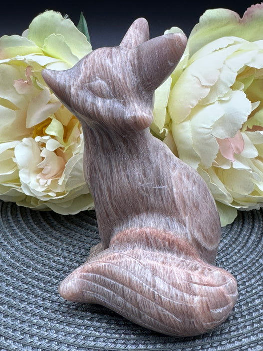Peach Moonstone Fox Carving