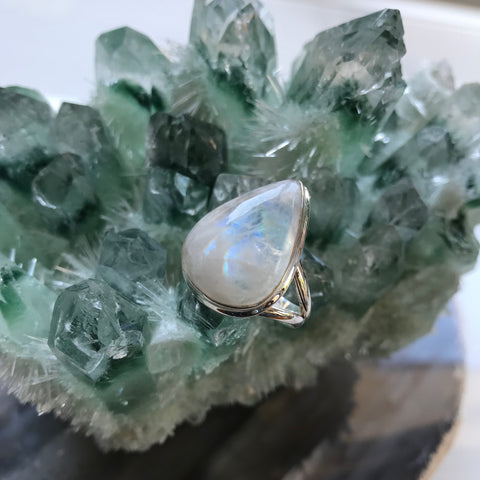Rainbow Moonstone Ring - 925 Sterling Silver