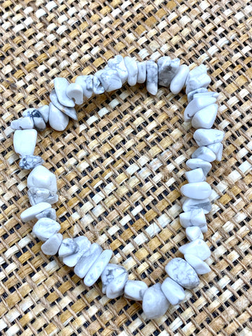 Howlite Crystal Chip Bracelet